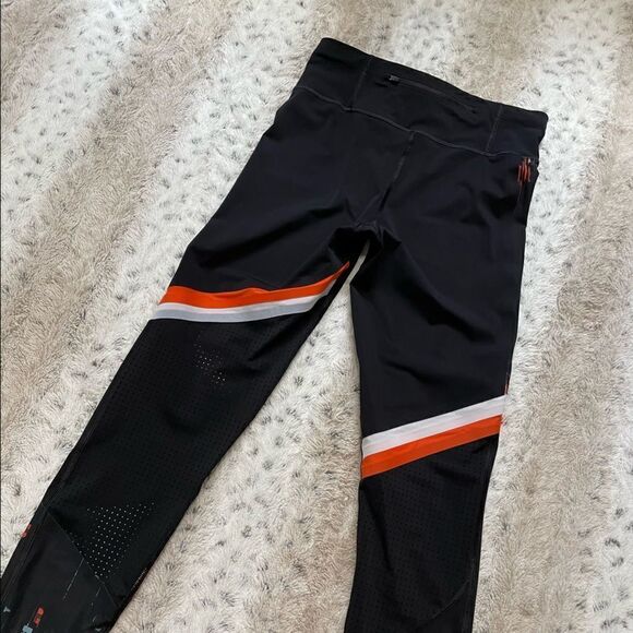 [s] [Short] Sweaty Betty Zero Gravity Full Length Legging Black w/Orange Zig Zag - Picture 9 of 11